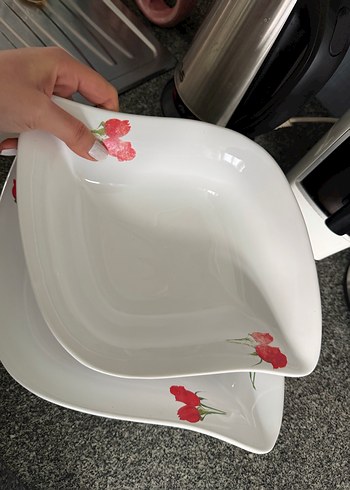 Kırmızı Çiçek Desenli Beyaz Porselen meyve kasesi - Görsel 3