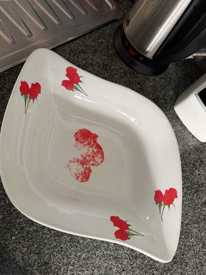 Kırmızı Çiçek Desenli Beyaz Porselen meyve kasesi - Görsel 2