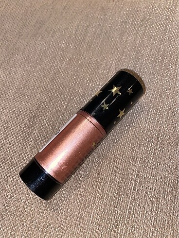 Rose gold aydınlatıcı ve ruj