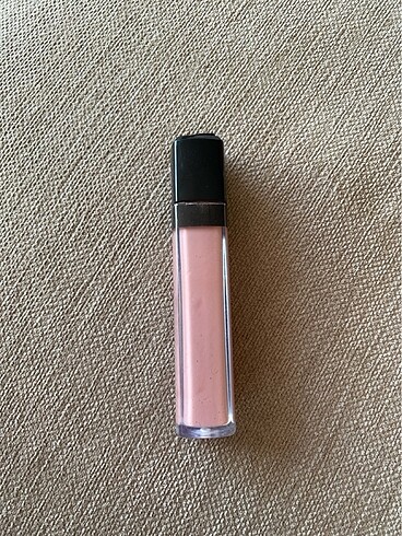 Beden Loreal infallible Gloss 103 protest queen