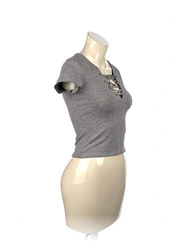 H&M H&M T-shirt %70 İndirimli.