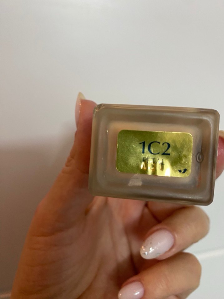 Estée Lauder Parlak Bej Fondöten - Görsel 3