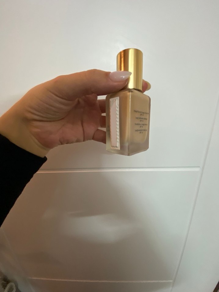 Estée Lauder Parlak Bej Fondöten - Görsel 2