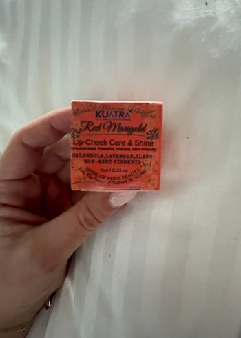 KUATRA Kırmızı Parlak Dudak ve Yanak Bakımı - Görsel 3