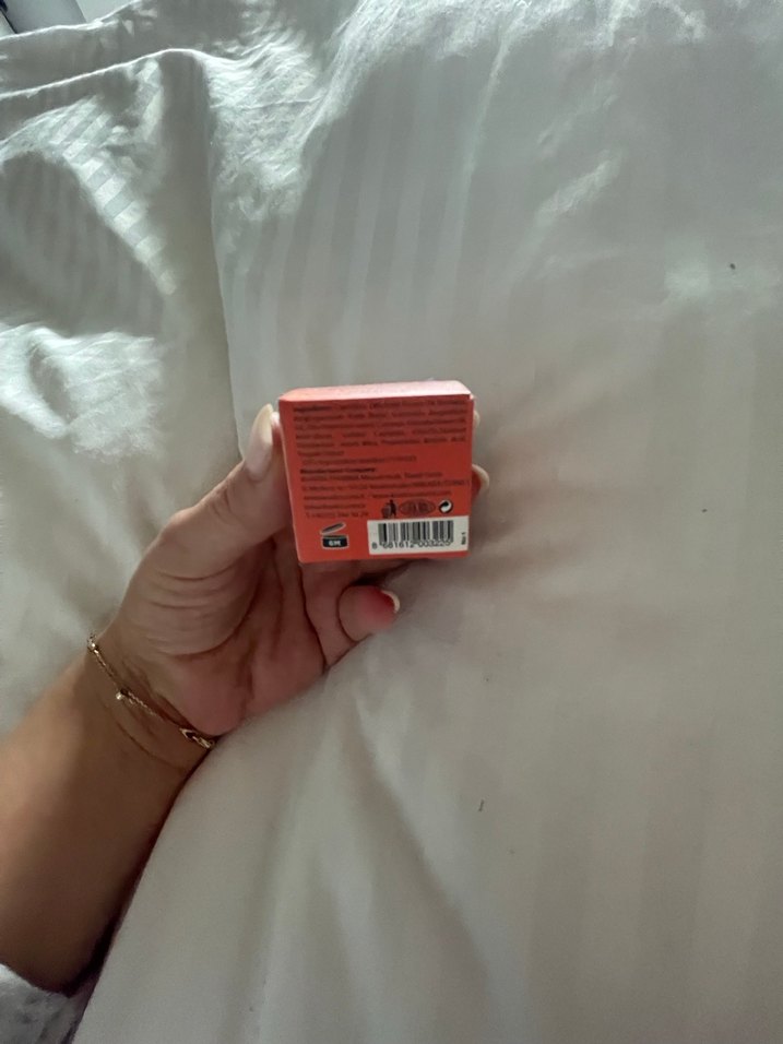 KUATRA Kırmızı Parlak Dudak ve Yanak Bakımı - Görsel 2