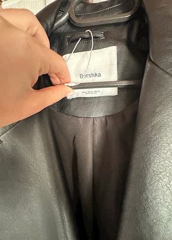 Bershka Siyah Deri Kemerli Uzun Trençkot - Görsel 2