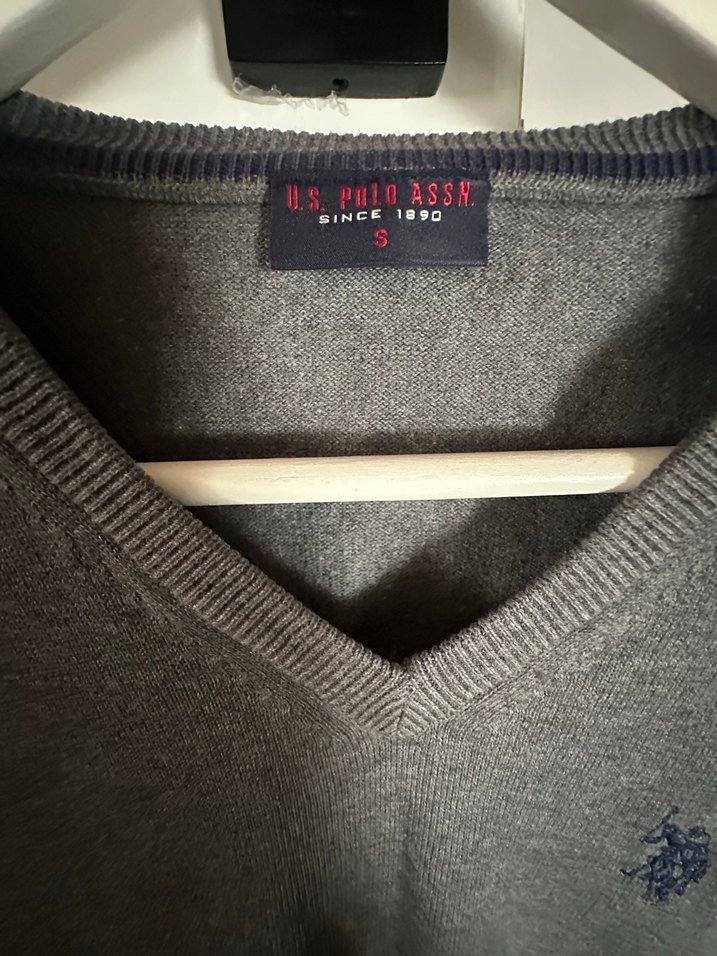 Gri V Yaka Erkek Triko Kazak - Görsel 2