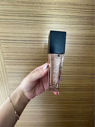 Huda Beauty fondöten