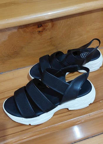 Siyah Elastik Bantlı Platform Spor Sandalet