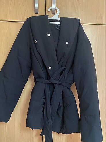 bershka siyah şişme mont