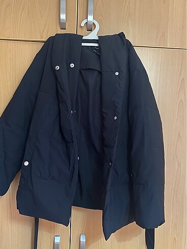 xs Beden bershka siyah şişme mont