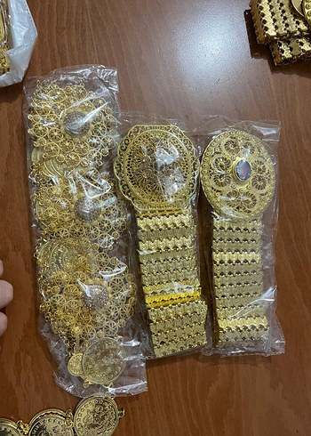 Altın Renkli Taşlı Kadın Zincir Bileklik - Görsel 15