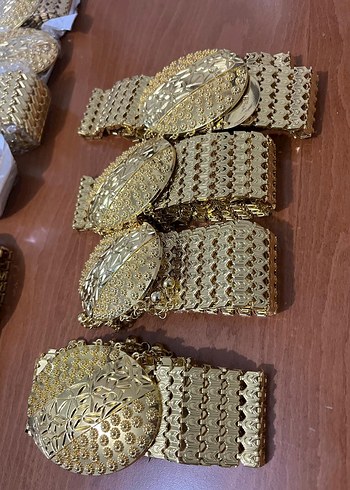 Altın Renkli Taşlı Kadın Zincir Bileklik - Görsel 12