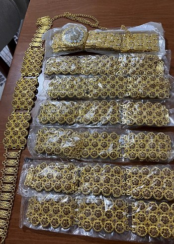 Altın Renkli Taşlı Kadın Zincir Bileklik - Görsel 8