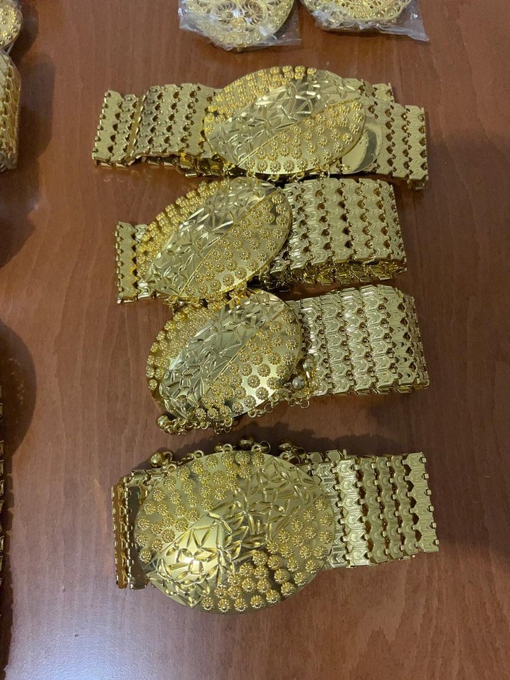 Altın Renkli Taşlı Kadın Zincir Bileklik - Görsel 5