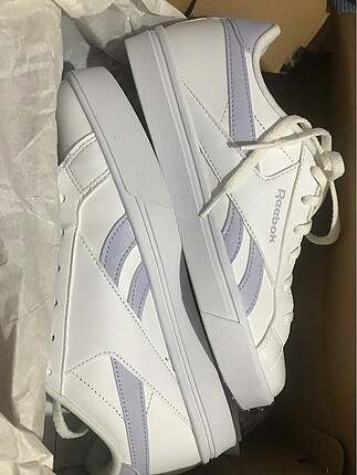 Çok güzel Reebok hiç giyilmemis sıfır ayakkabı