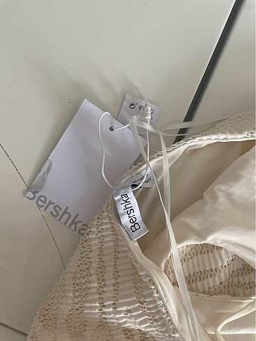 xs Beden Bershka elbise