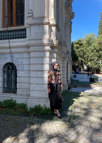 Drapeli Siyah Etnik Desenli Midi Elbise