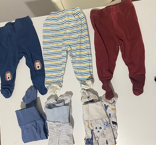 6 adet ayaklı pijama altı