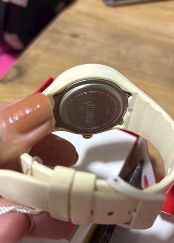 Minimalist Beyaz Kadın Kol Saati - Görsel 3