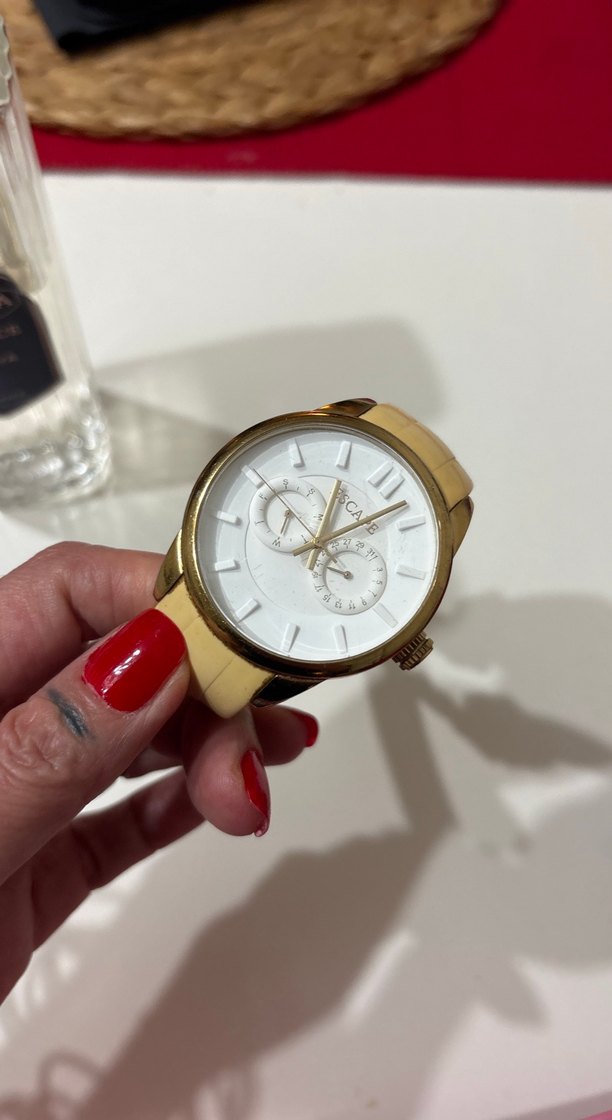 Altın Renkli Kadın Saat, Kemerli Tasarım - Görsel 3