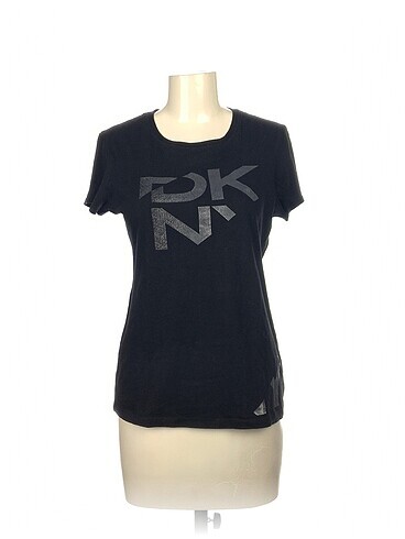 DKNY T-shirt %70 İndirimli.