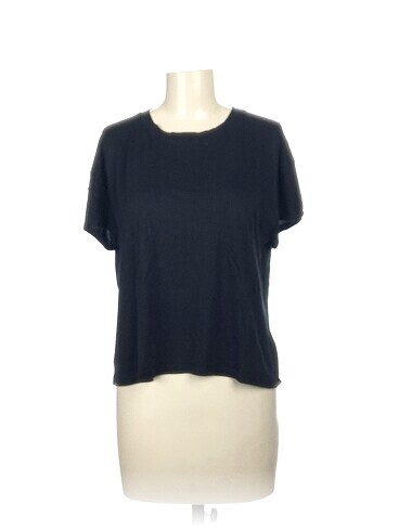 Zara T-shirt %70 İndirimli.