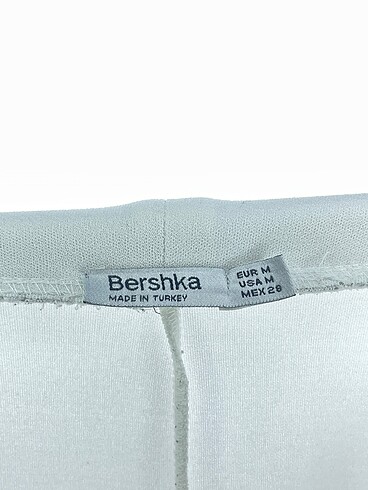 m Beden beyaz Renk Bershka Kumaş Pantolon %70 İndirimli.