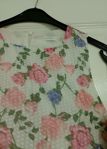 Çiçek Desenli Kolsuz Kız Elbisesi - Görsel 2