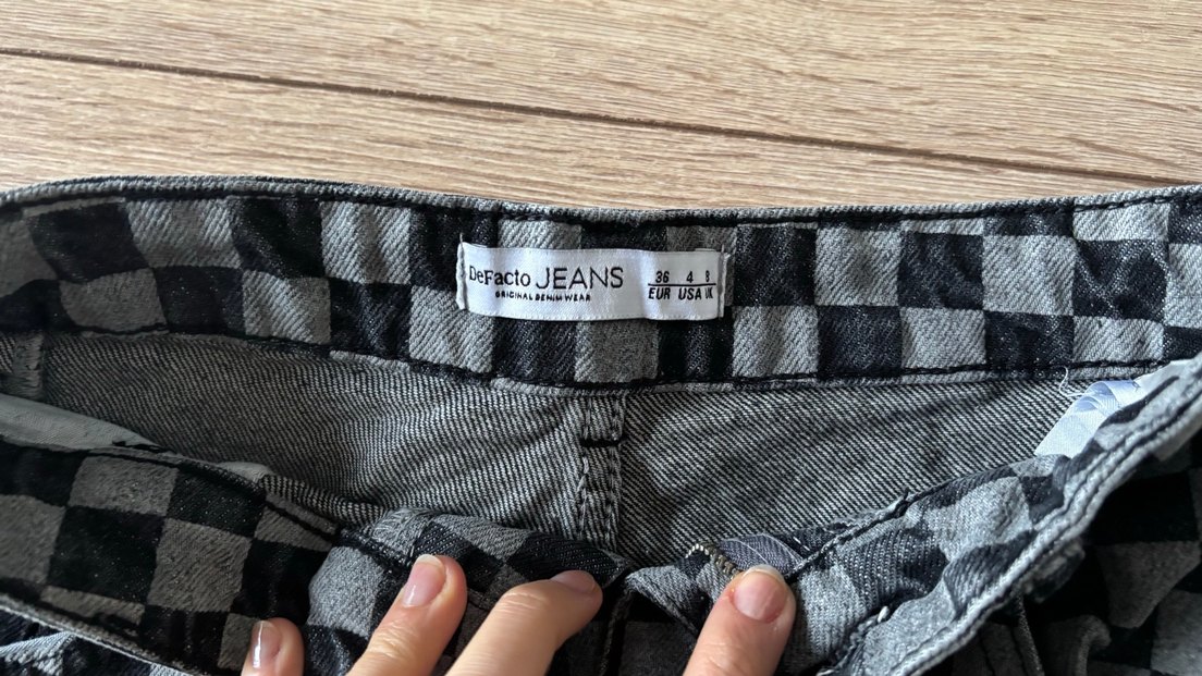 Gri Kareli Bol Kesim Kot Pantolon - Görsel 3