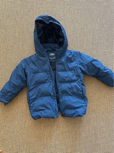 Zara Mont