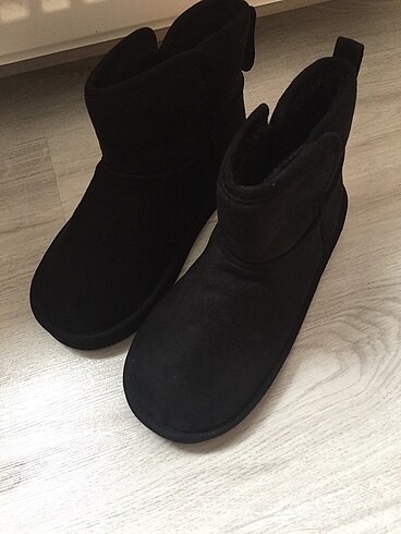 Ugg bot