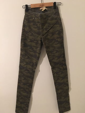 Bershka Kamuflaj Desenli Pantolon Bershka Skinny %43 İndirimli - Gardrops