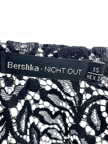 xs Beden siyah Renk Bershka Bluz %70 İndirimli.