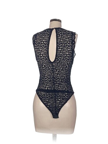 xs Beden Bershka Bluz %70 İndirimli.