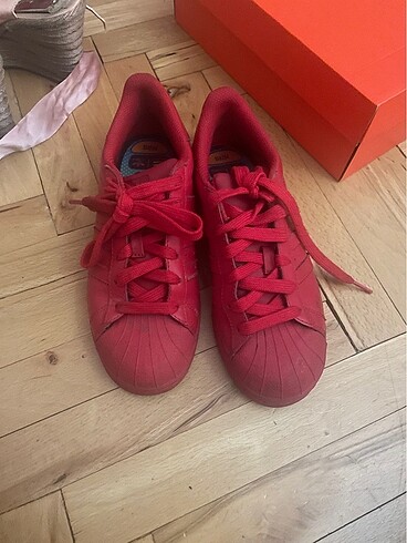 Adidas spor ayakkabı