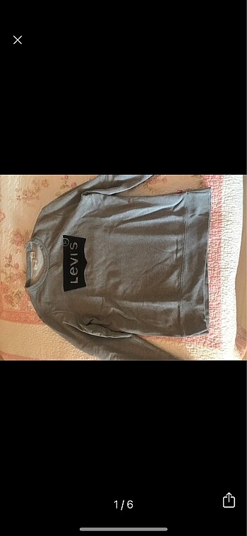 Levi?s sweatshirt