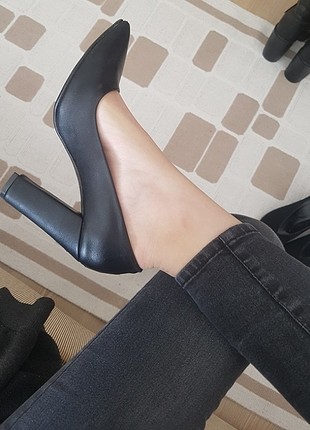 Siyah Kalın Topuk Stiletto