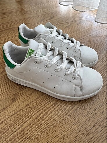 32 Beden beyaz Renk Adidas