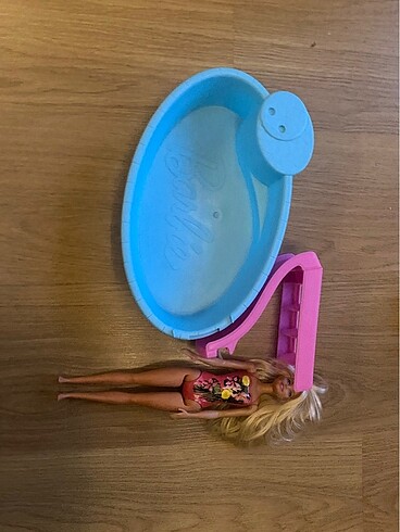 Beden Barbie havuz seti
