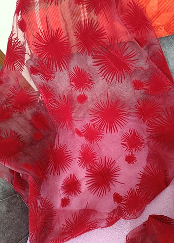 Parlak Kırmızı Bohem Batik Masa Örtüsü