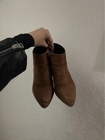 Zara Topuklu bot
