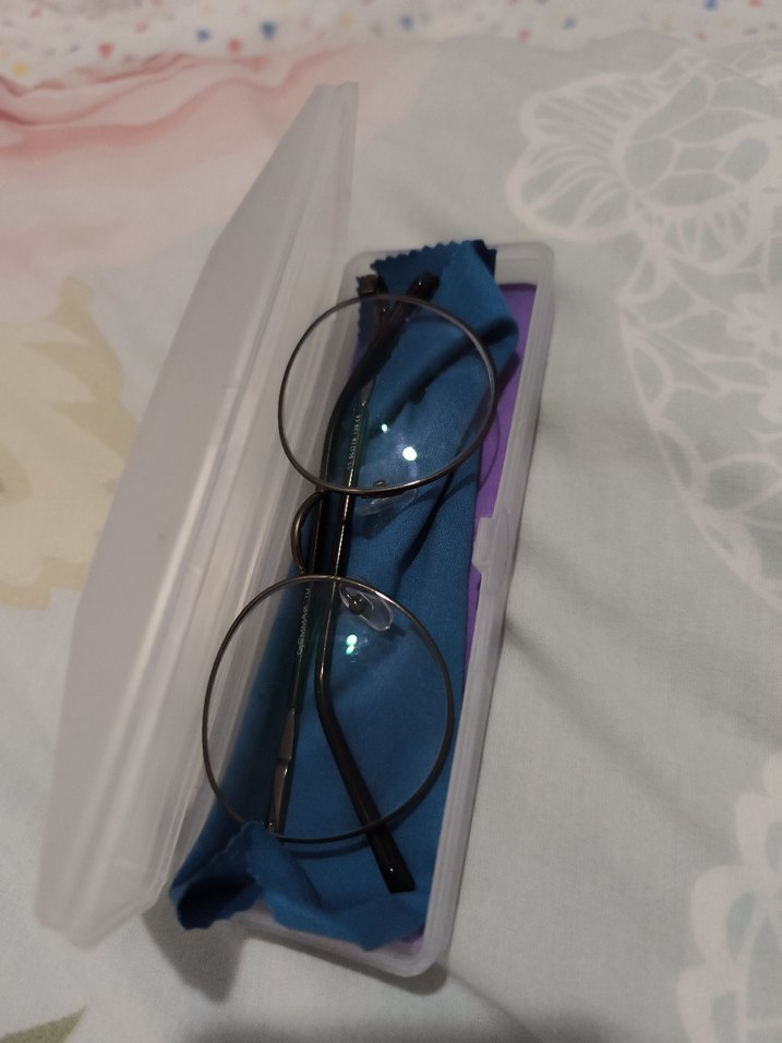 Kahverengi Minimalist Kadın Gözlüğü - Görsel 3