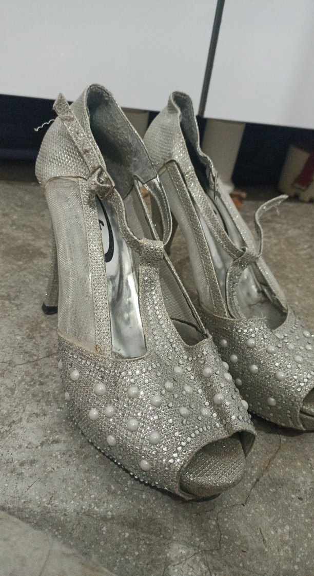 Gri Nakışlı Tokalı Yüksek Topuklu Abiye Ayakkabı - Görsel 2