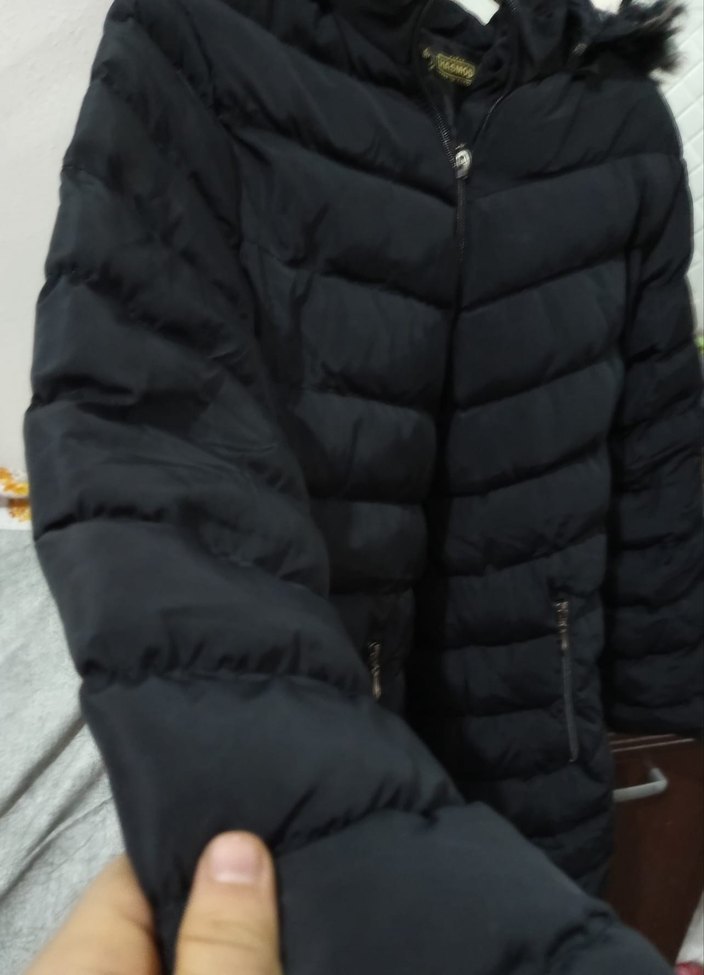 Siyah Kadın Kapüşonlu Kışlık Mont - Görsel 3