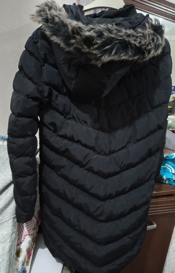 Siyah Kadın Kapüşonlu Kışlık Mont - Görsel 2