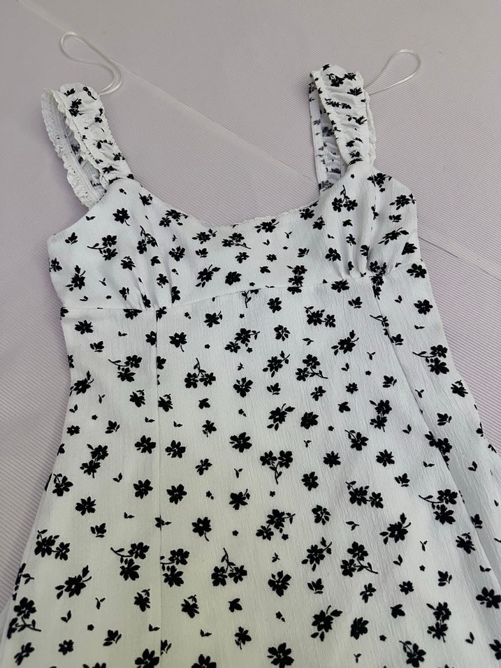 Beyaz Siyah Çiçek Desenli Fırfırlı Mini Elbise - Görsel 2