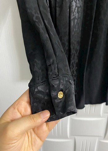 Siyah gömlek - Görsel 2