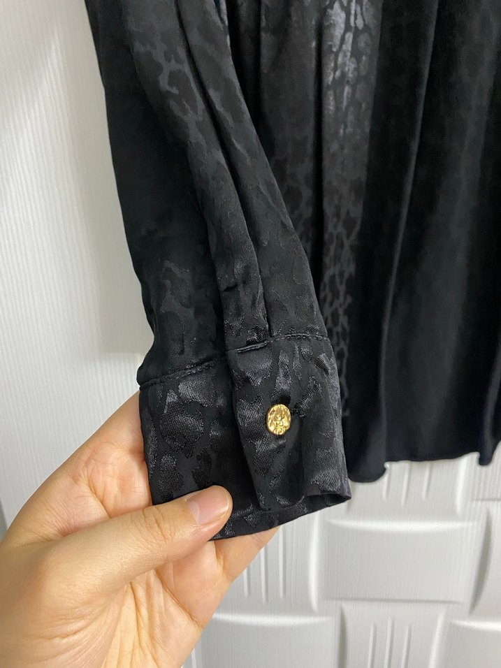 Siyah gömlek - Görsel 2