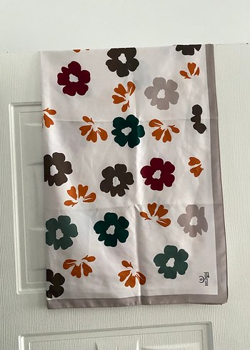 Çiçek Desenli eşerp - Görsel 2